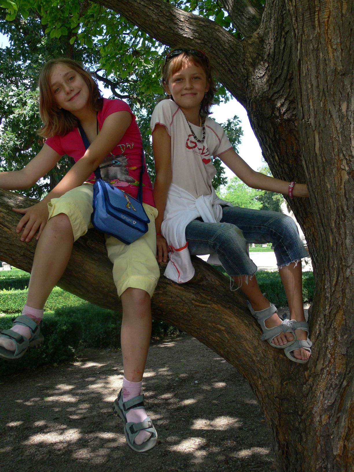 08_Aďa a Eliška.jpg