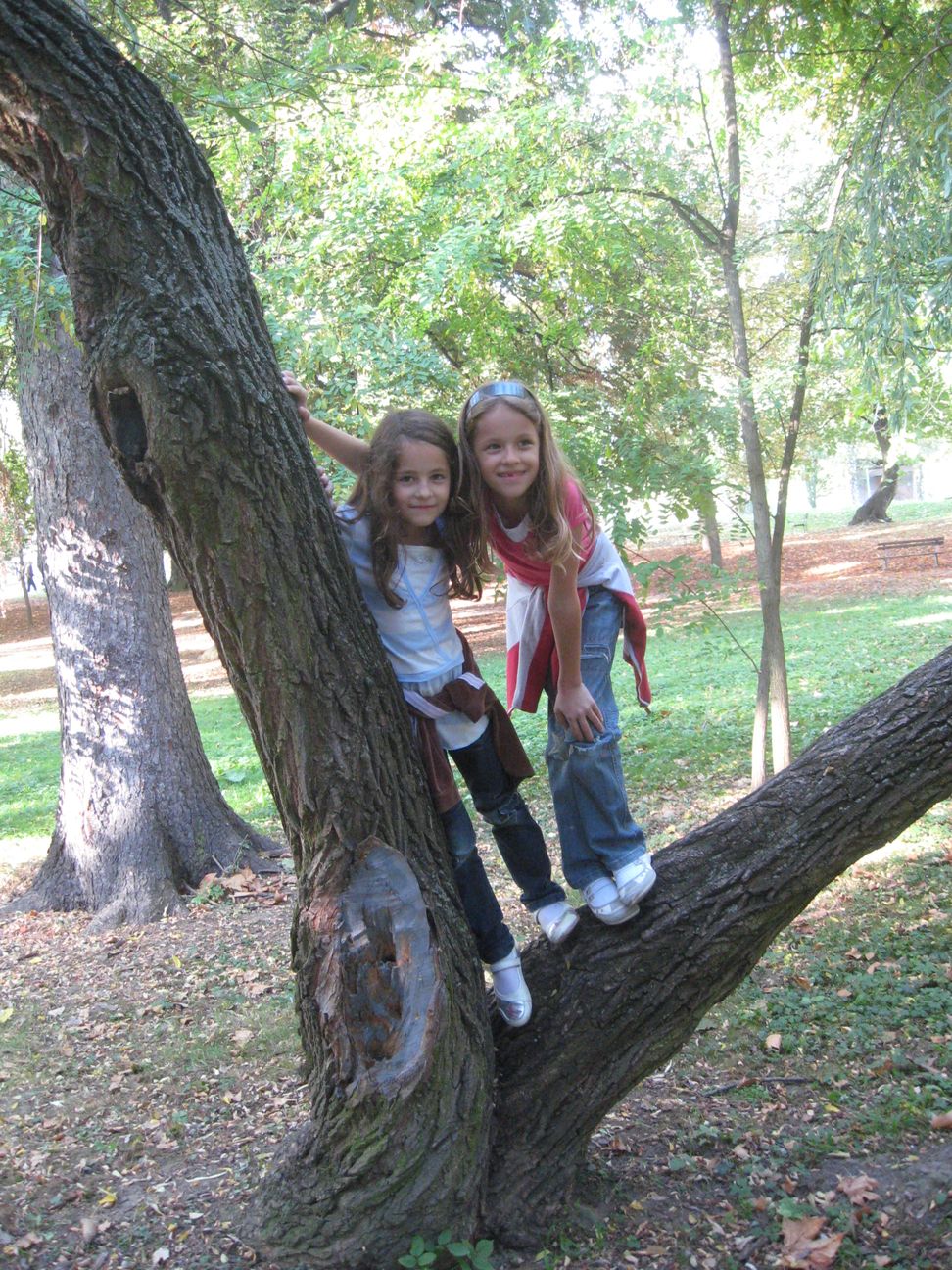 14_Jolanka a Kristýnka.jpg